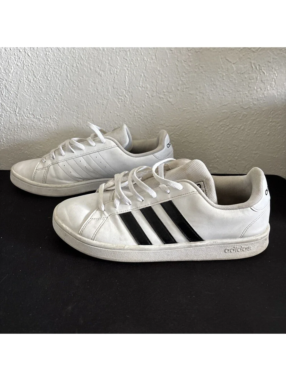 Adidas Hoops 2.0 White Sneakers Low Top Casual Shoes EE7968 Size US Men 9.5